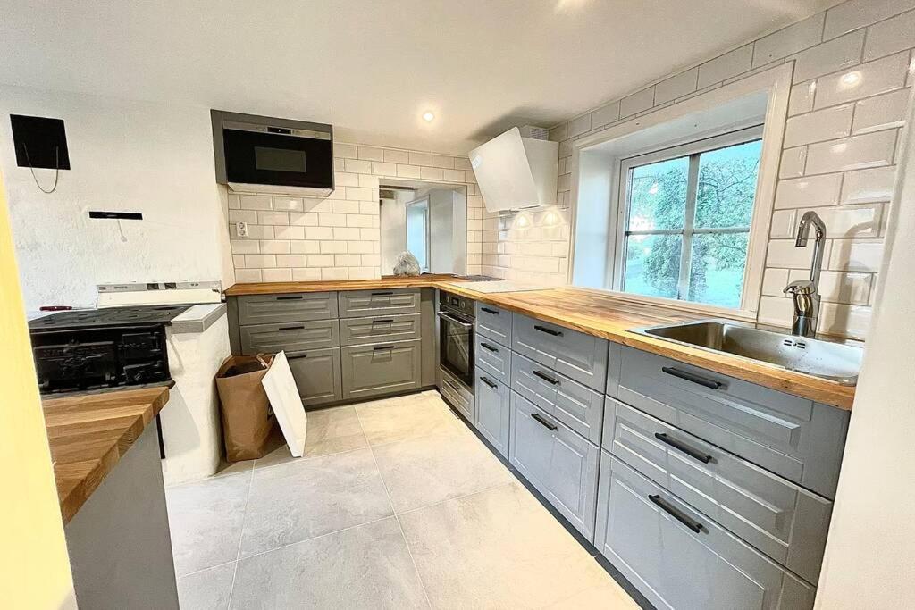 Eget Hus Med Bra Laege Och Toppstandard 林雪平 外观 照片